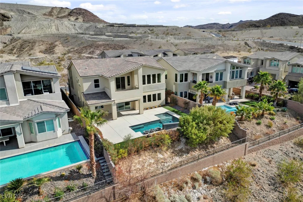 3 Hilltop Crest, Henderson, NV 89011
