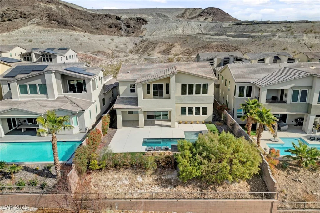 3 Hilltop Crest, Henderson, NV 89011