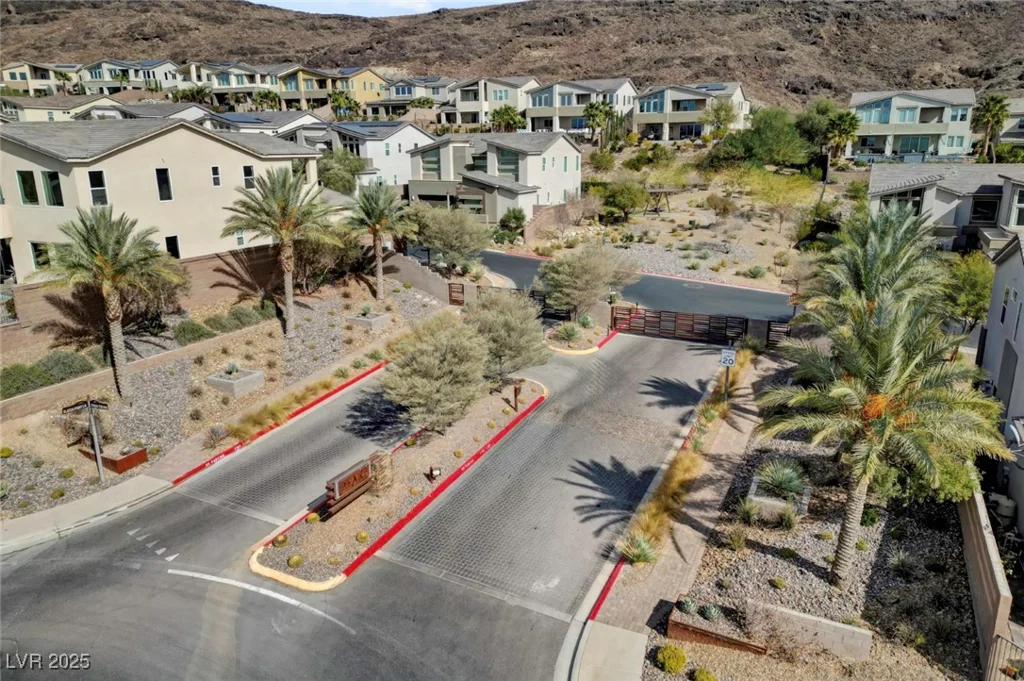 3 Hilltop Crest, Henderson, NV 89011