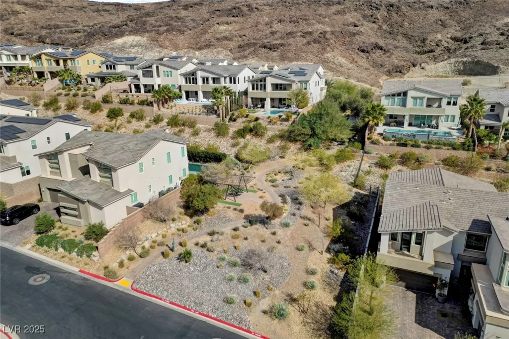 3 Hilltop Crest, Henderson, NV 89011