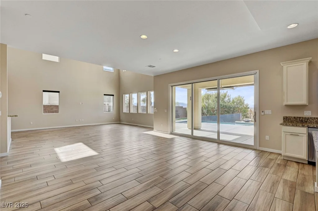 3 Hilltop Crest, Henderson, NV 89011