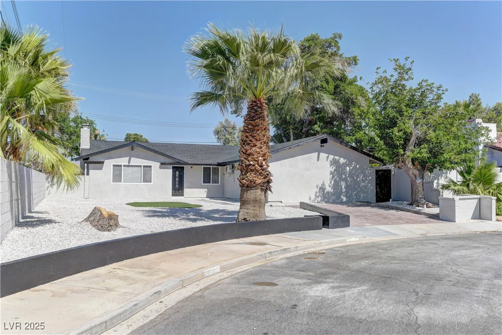 1901 Farnam, Las Vegas, NV 89102
