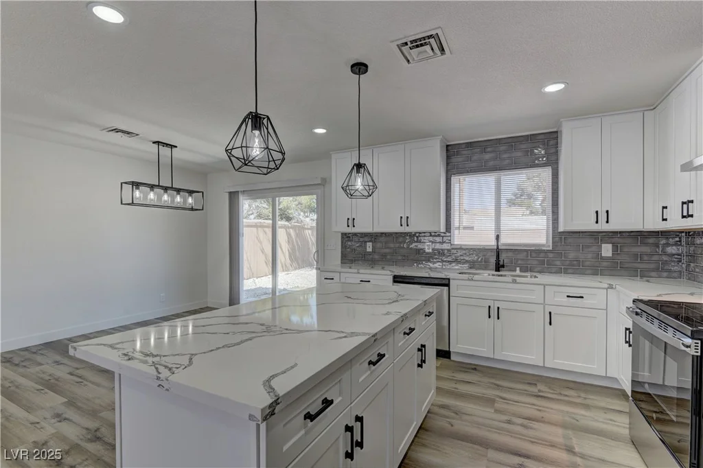 1901 Farnam, Las Vegas, NV 89102