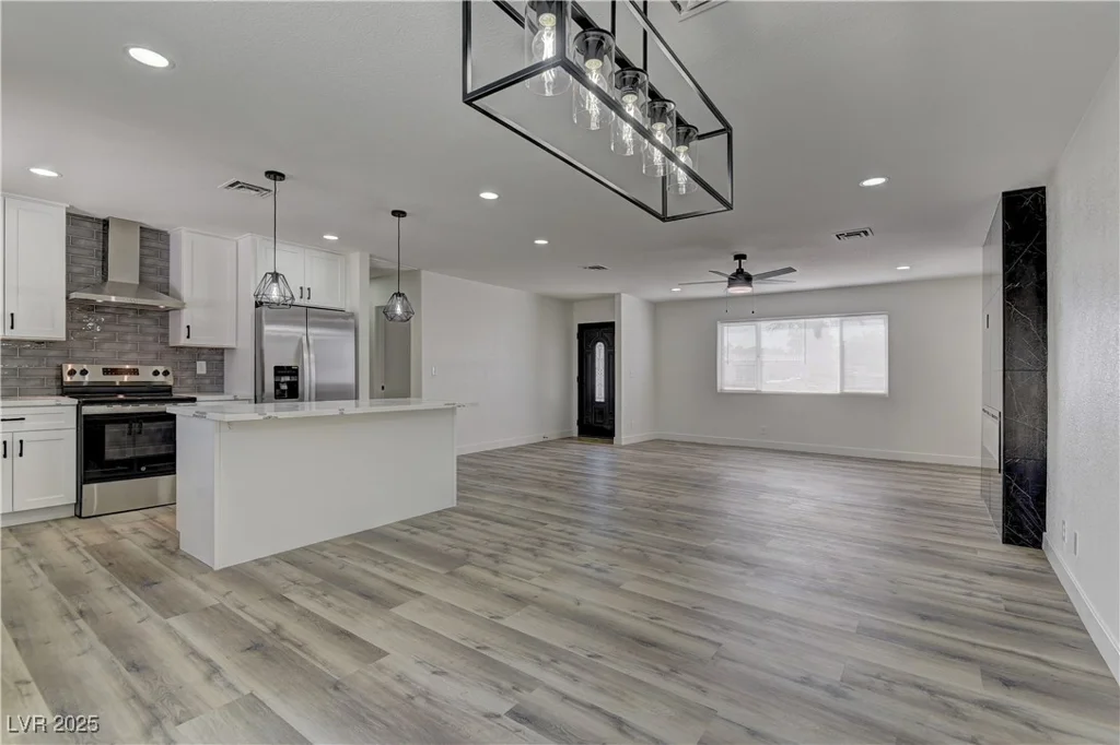 1901 Farnam, Las Vegas, NV 89102