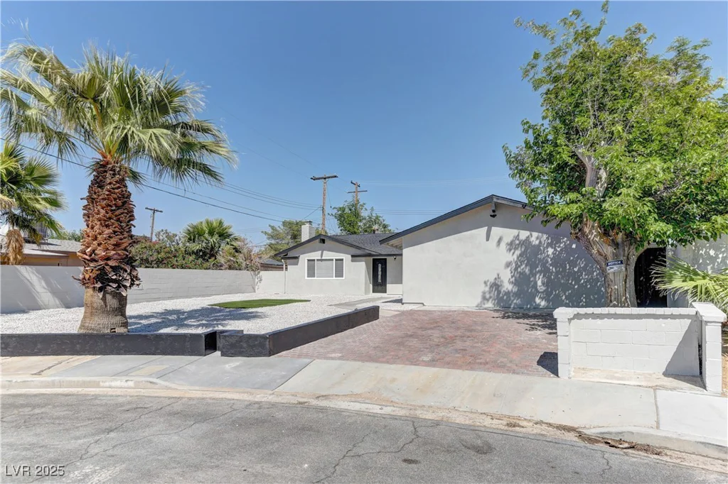 1901 Farnam, Las Vegas, NV 89102