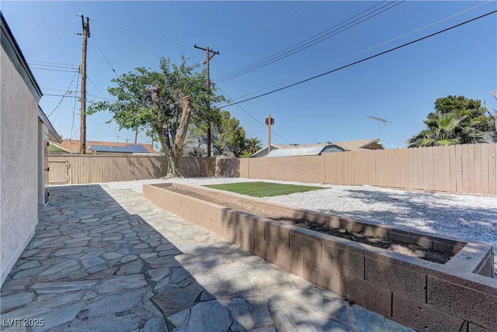 1901 Farnam, Las Vegas, NV 89102
