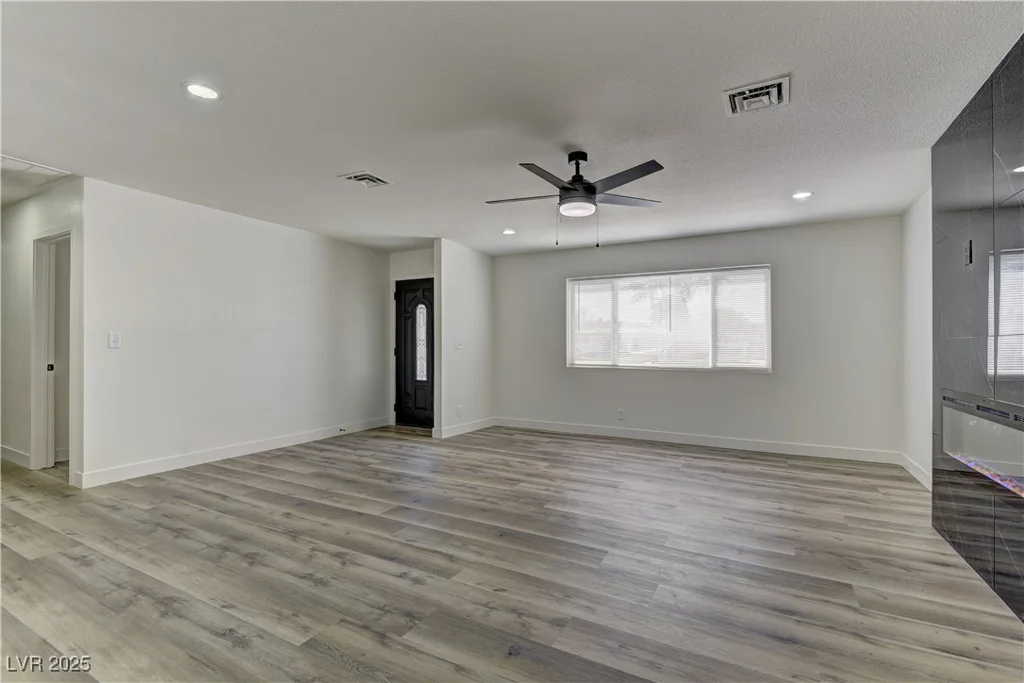 1901 Farnam, Las Vegas, NV 89102