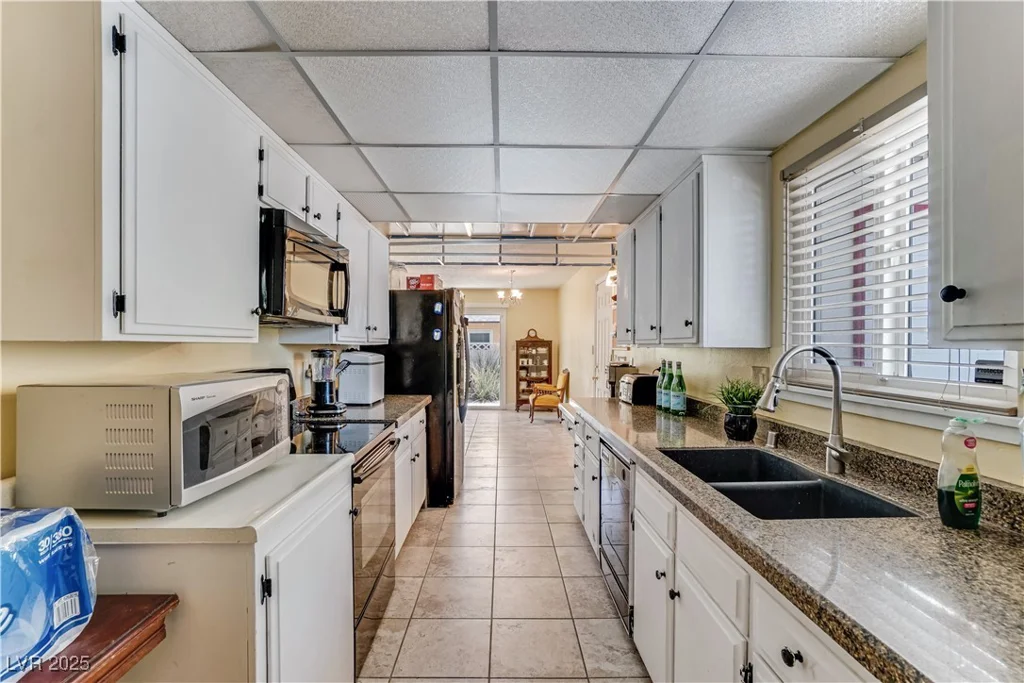 3382 Berwyck, Las Vegas, NV 89121