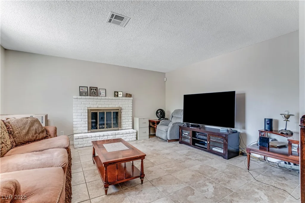 3382 Berwyck, Las Vegas, NV 89121