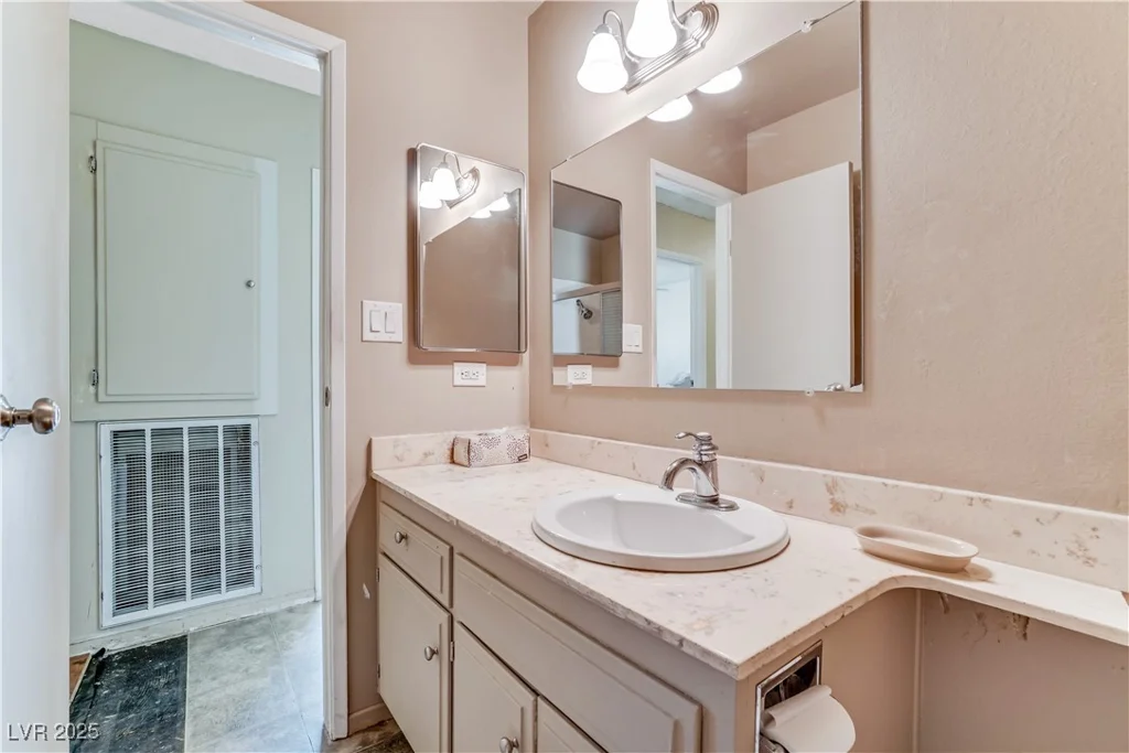 3382 Berwyck, Las Vegas, NV 89121