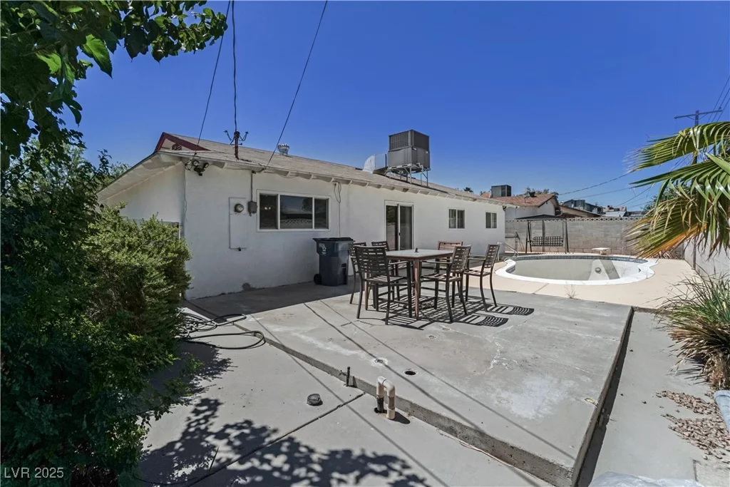 3382 Berwyck, Las Vegas, NV 89121
