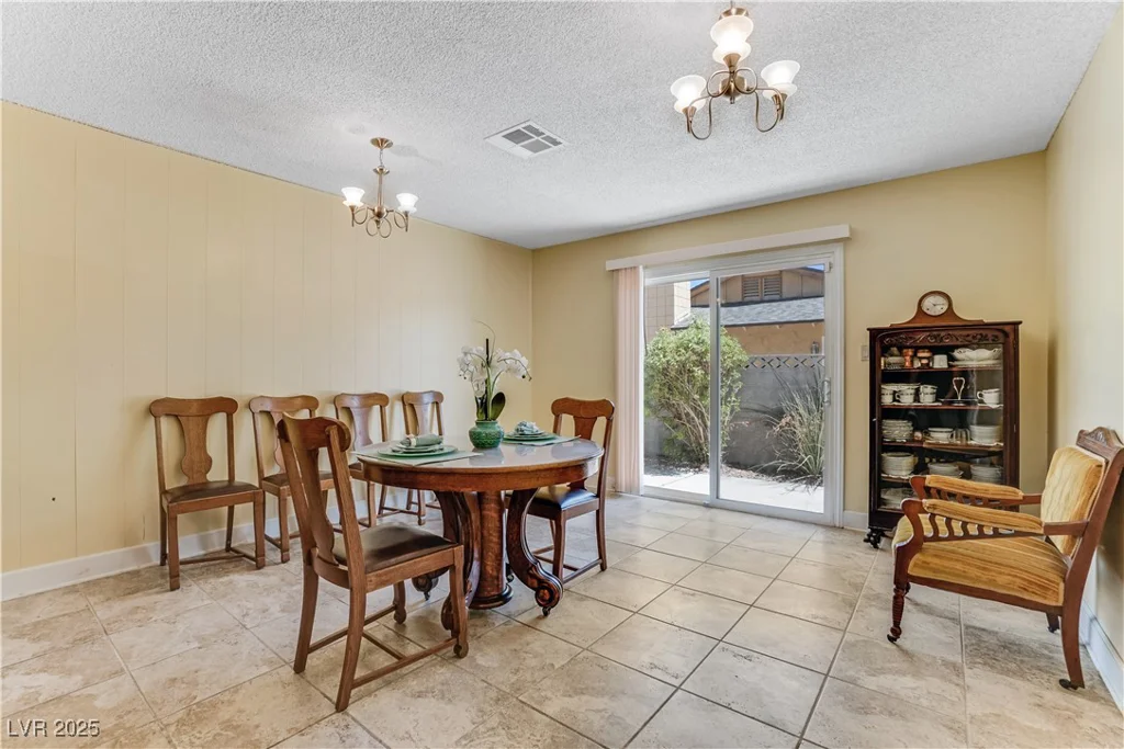 3382 Berwyck, Las Vegas, NV 89121