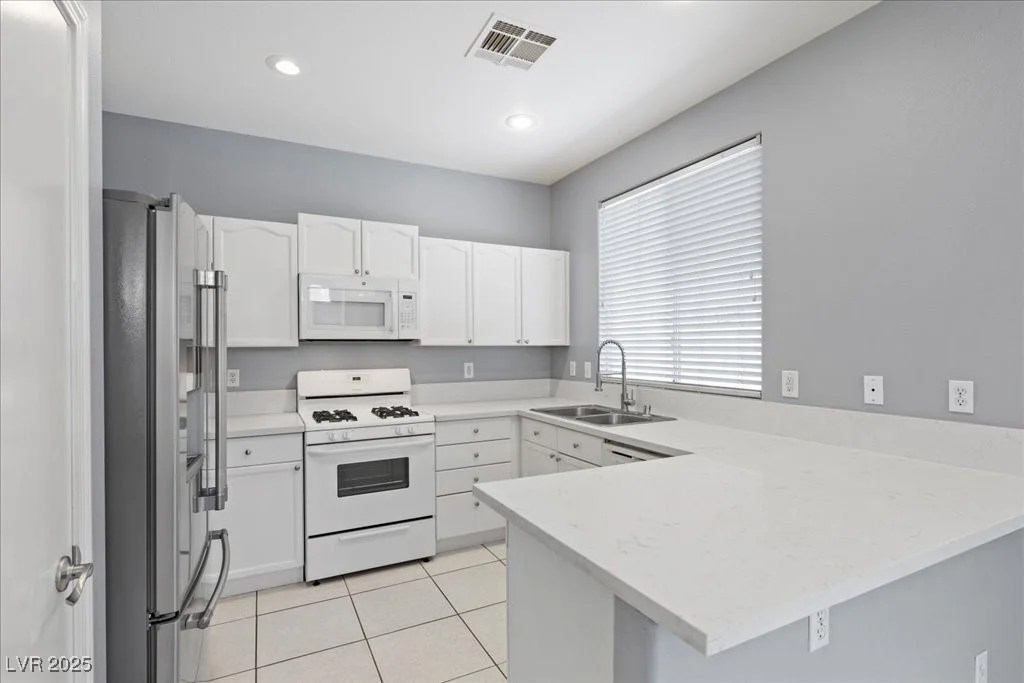 180 Duck Hollow, Las Vegas, NV 89148