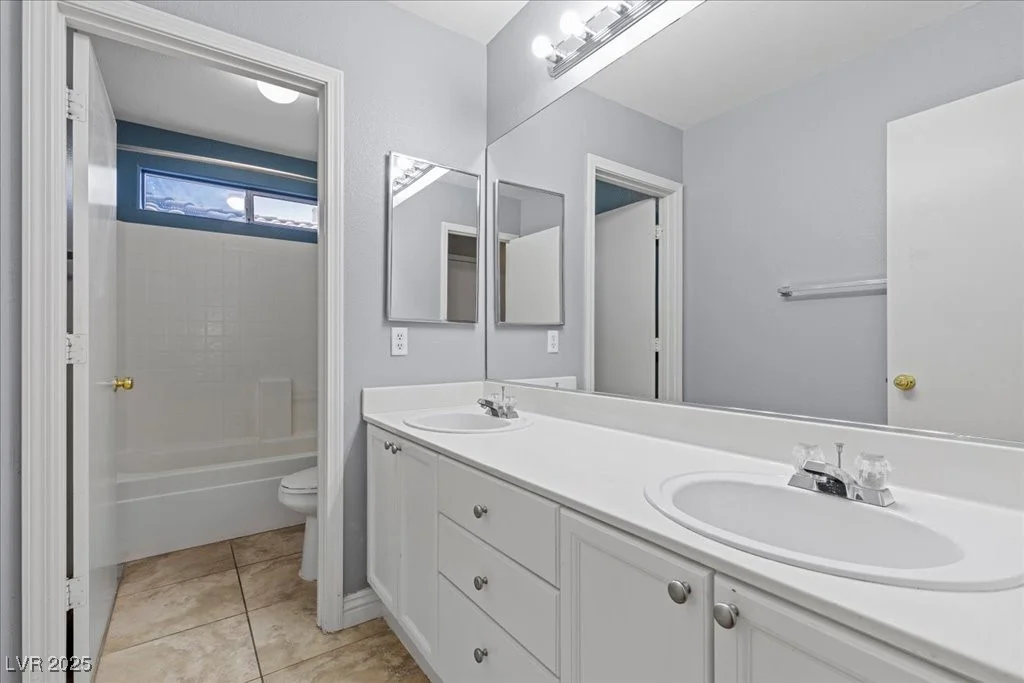 180 Duck Hollow, Las Vegas, NV 89148