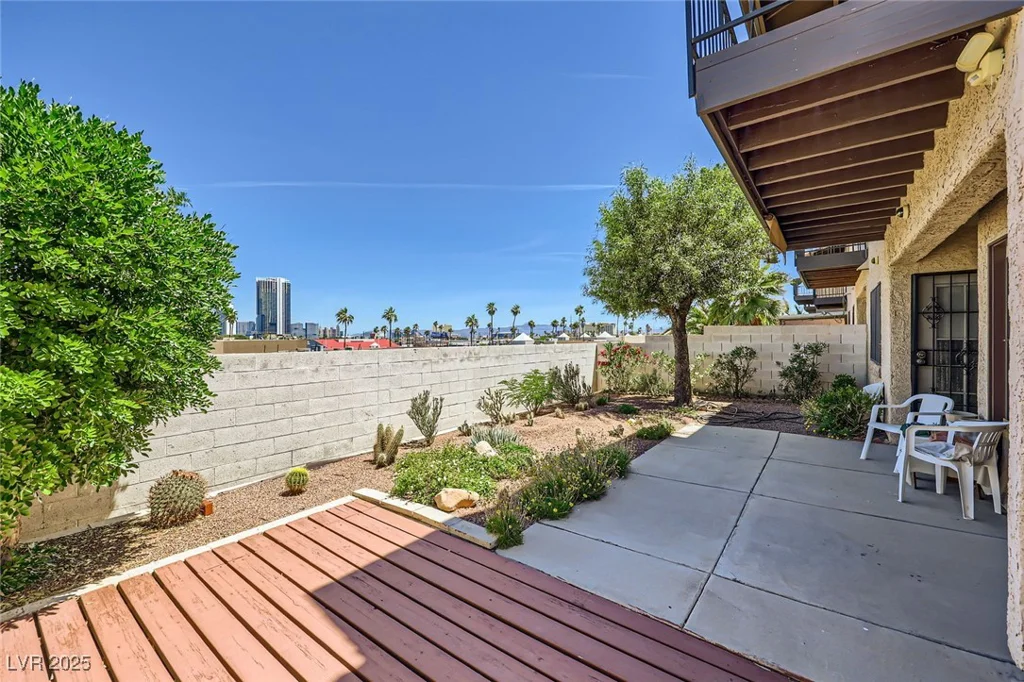 3942 Delos, Las Vegas, NV 89103