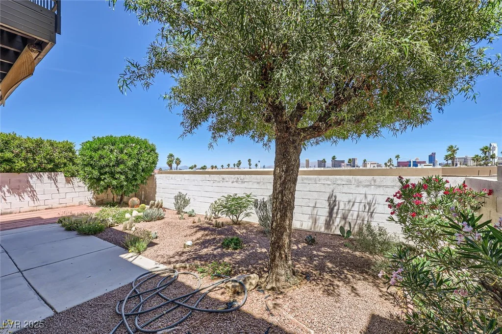 3942 Delos, Las Vegas, NV 89103