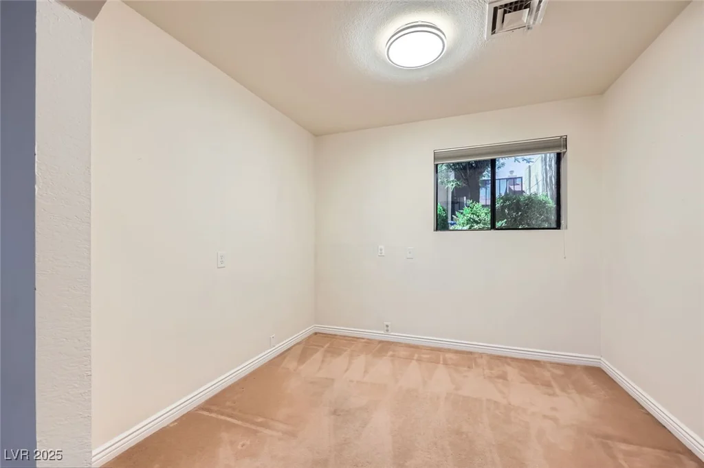 3942 Delos, Las Vegas, NV 89103