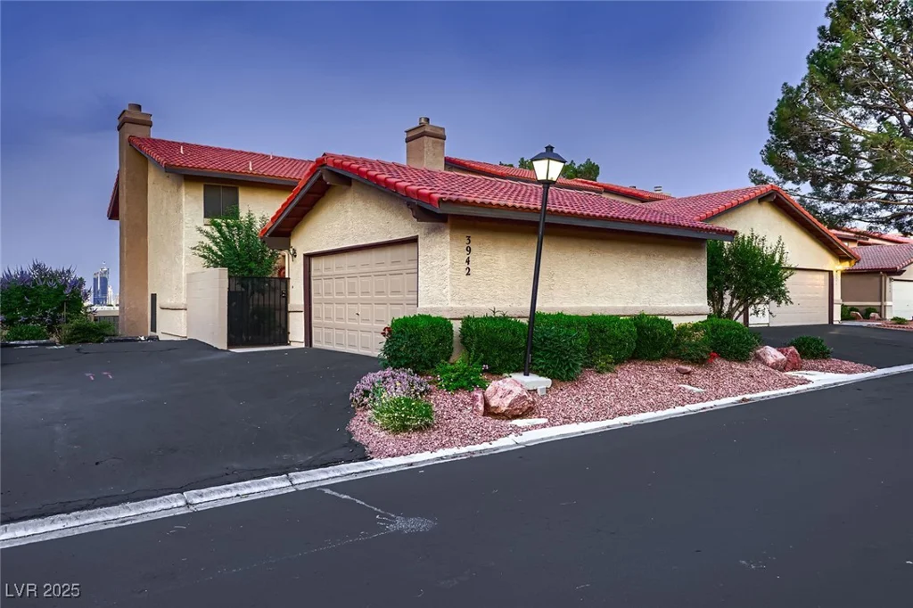3942 Delos, Las Vegas, NV 89103