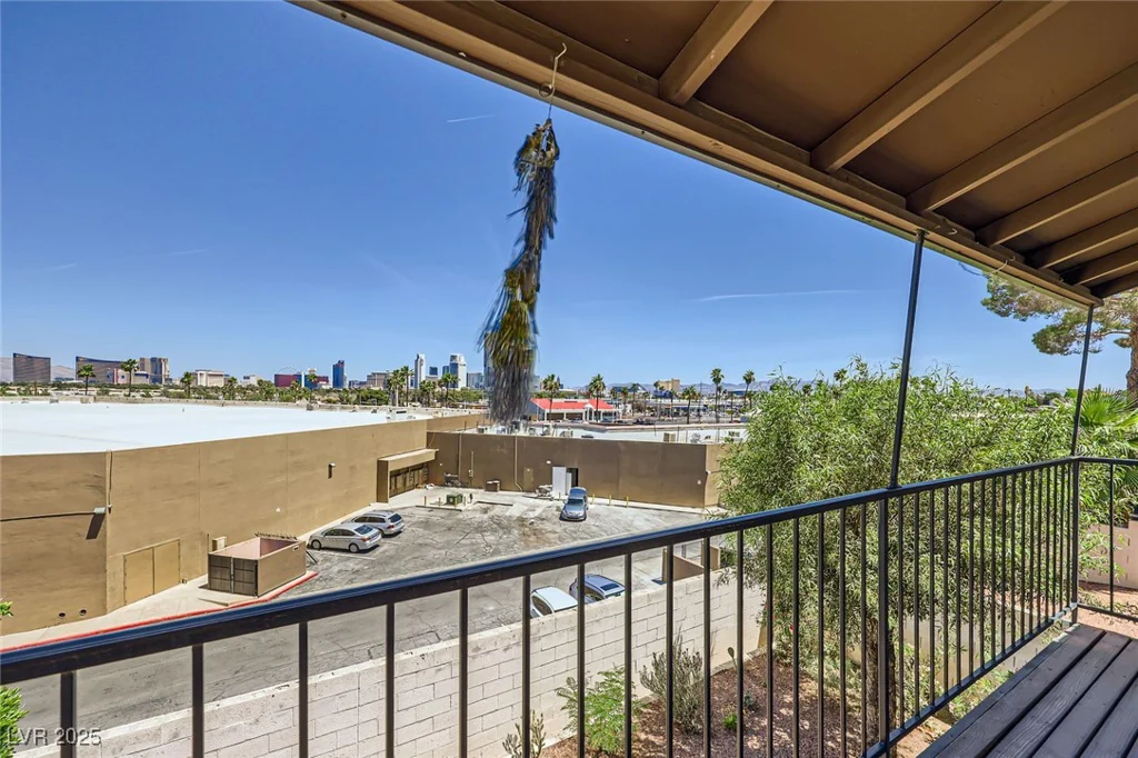 3942 Delos, Las Vegas, NV 89103