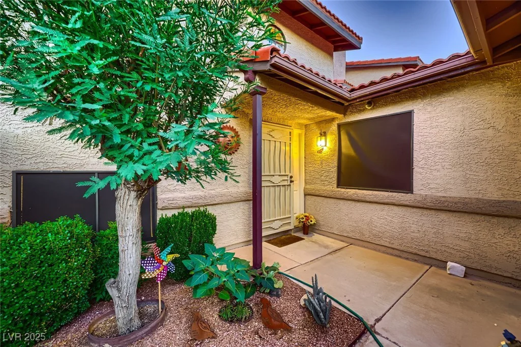 3942 Delos, Las Vegas, NV 89103