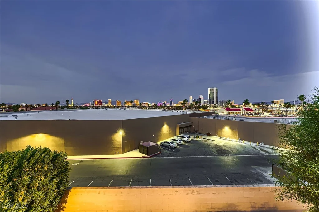 3942 Delos, Las Vegas, NV 89103