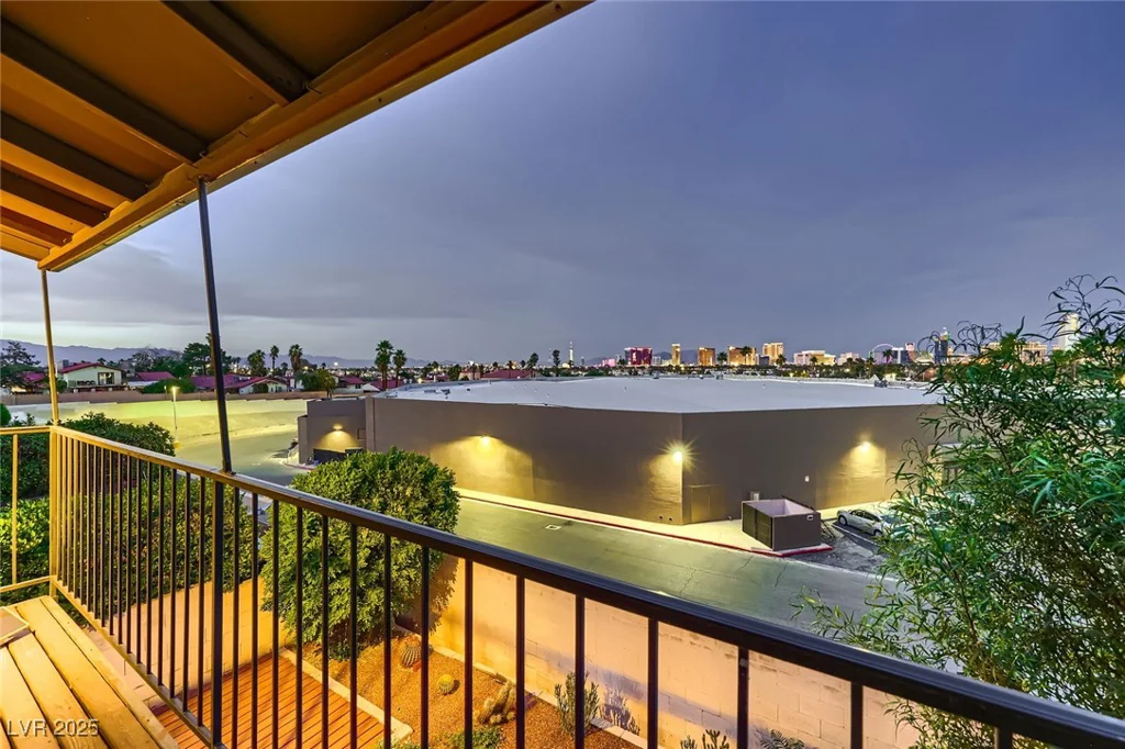 3942 Delos, Las Vegas, NV 89103