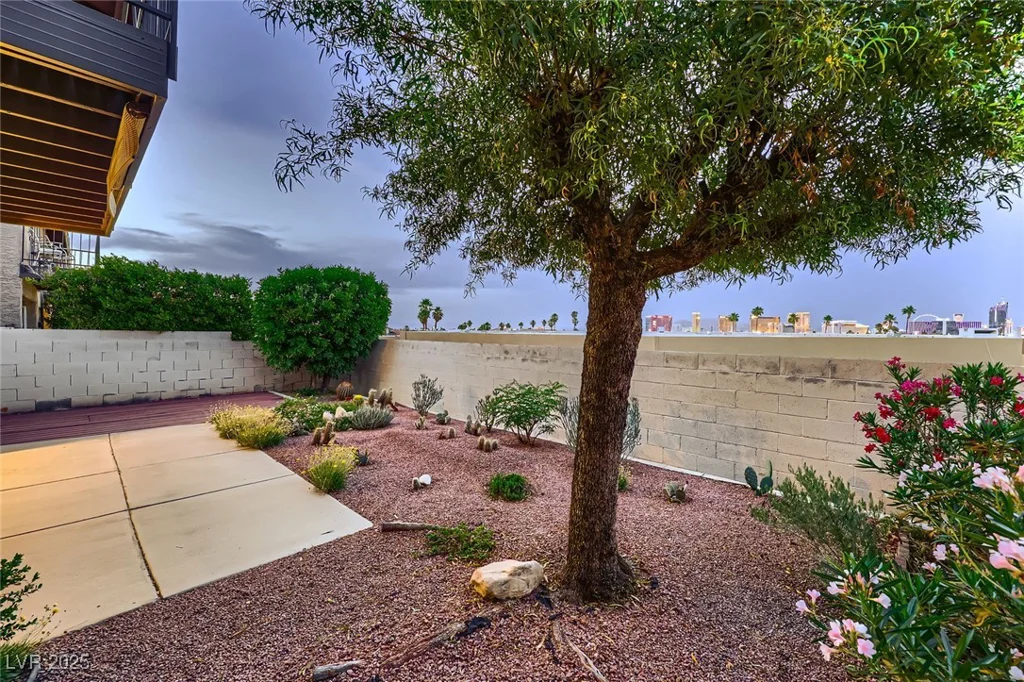 3942 Delos, Las Vegas, NV 89103