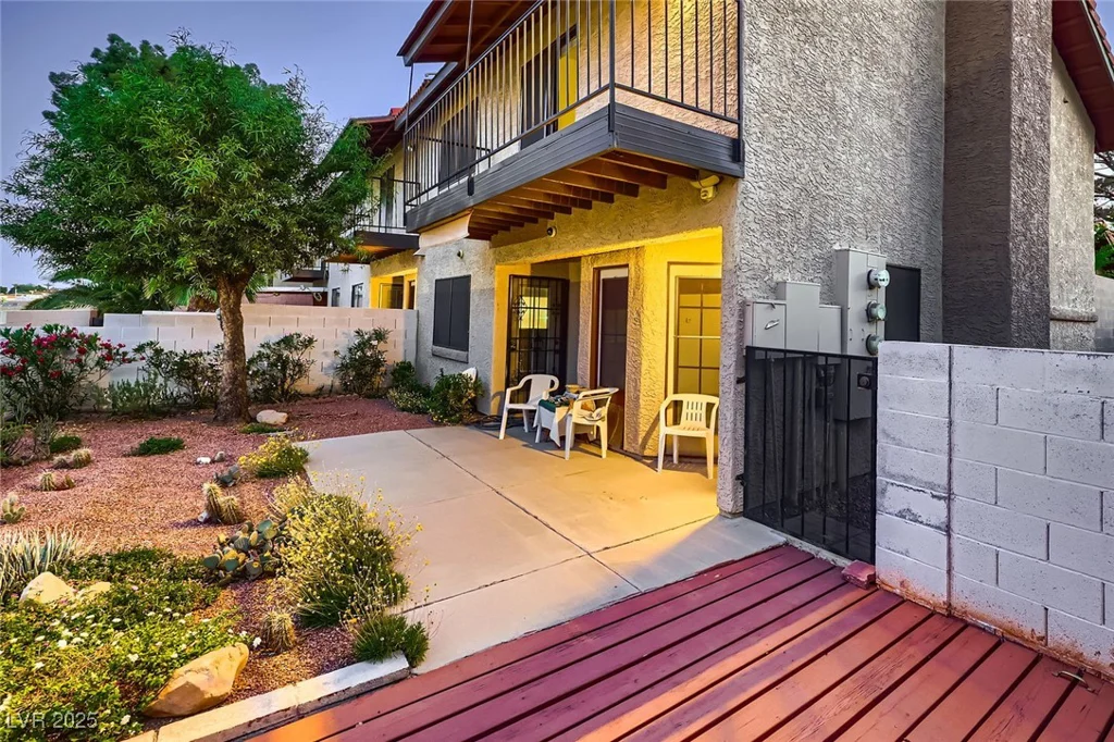 3942 Delos, Las Vegas, NV 89103