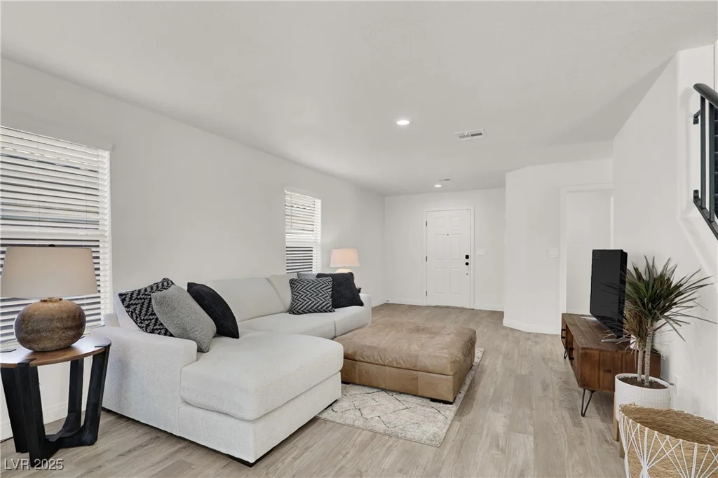 10554 Lilac Tree, Las Vegas, NV 89135