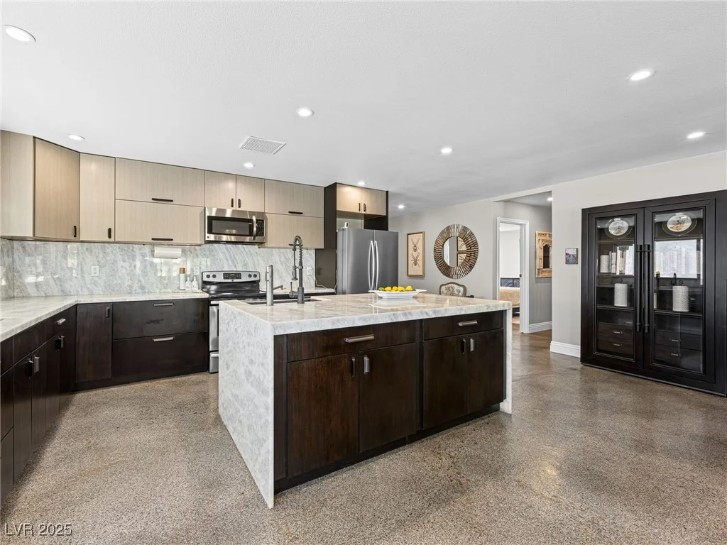 2104 Plaza De La Candela, Las Vegas, NV 89102