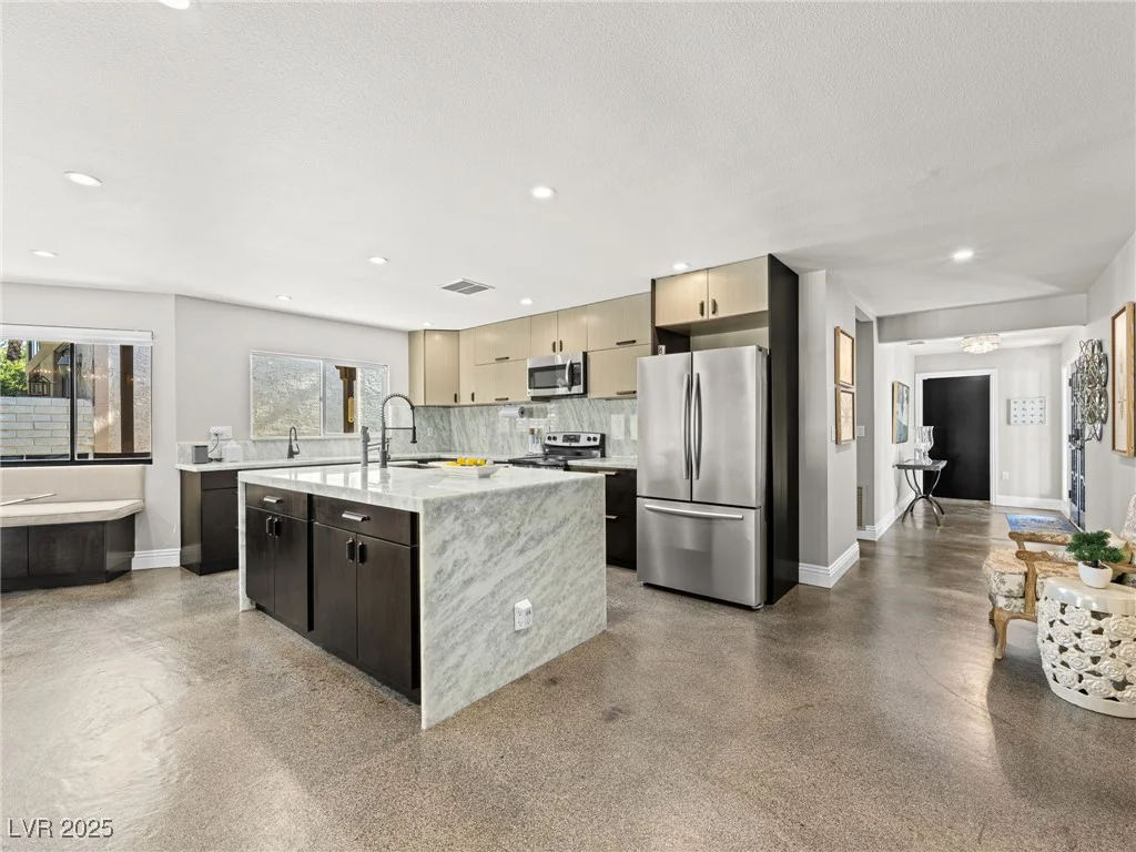2104 Plaza De La Candela, Las Vegas, NV 89102