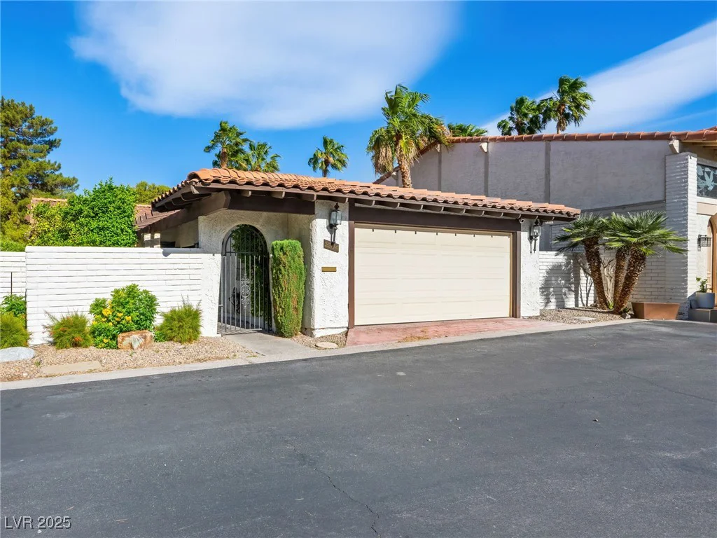 2104 Plaza De La Candela, Las Vegas, NV 89102