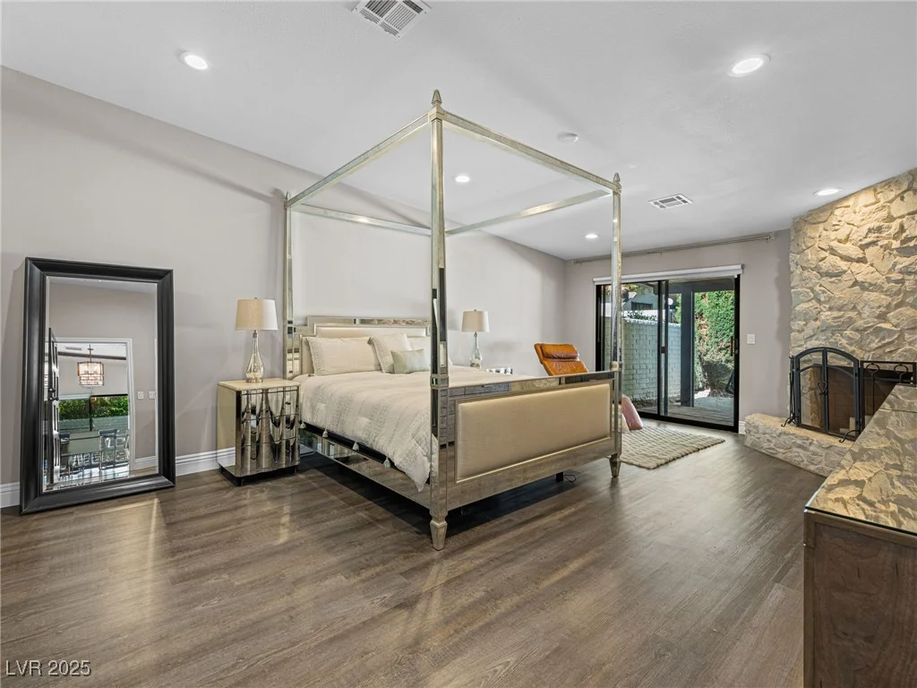2104 Plaza De La Candela, Las Vegas, NV 89102