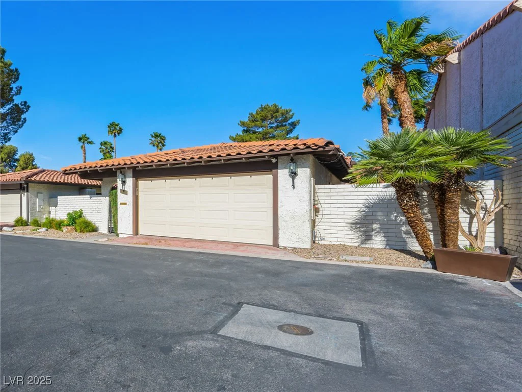 2104 Plaza De La Candela, Las Vegas, NV 89102