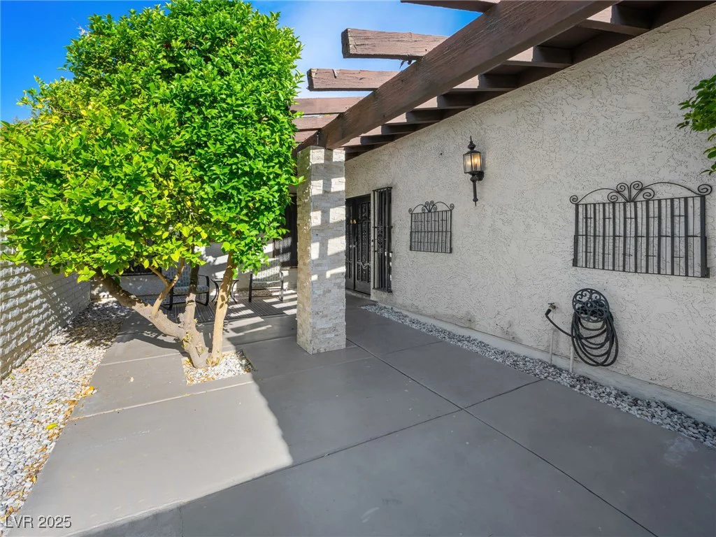 2104 Plaza De La Candela, Las Vegas, NV 89102