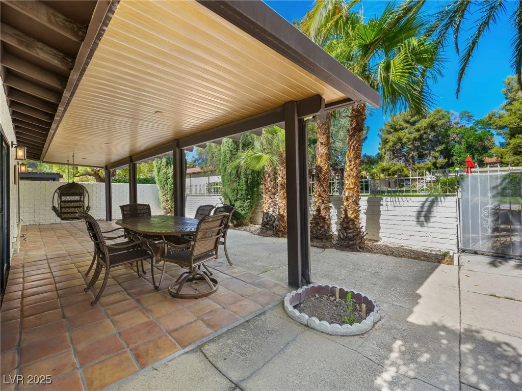 2104 Plaza De La Candela, Las Vegas, NV 89102