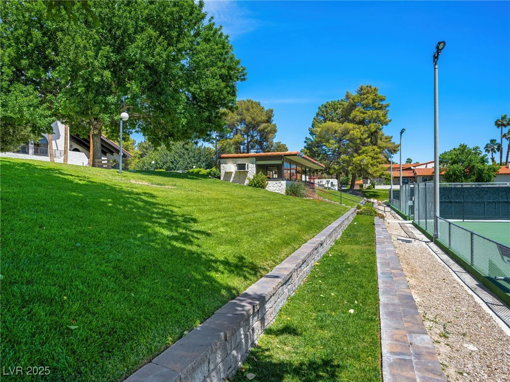 2104 Plaza De La Candela, Las Vegas, NV 89102