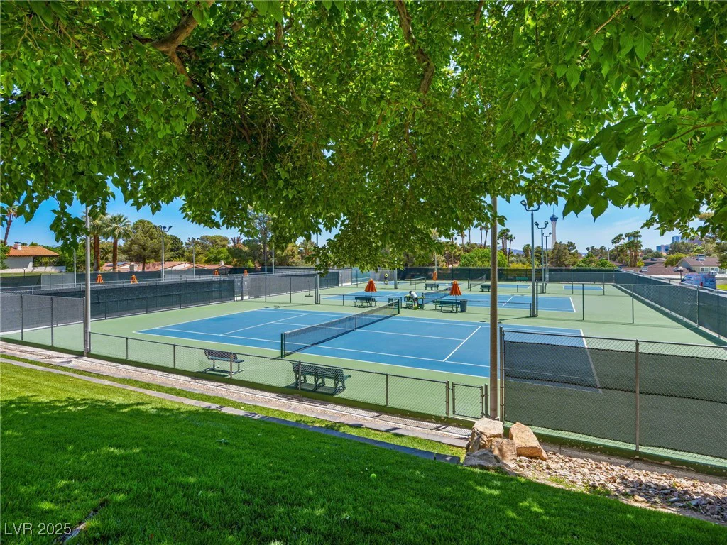 2104 Plaza De La Candela, Las Vegas, NV 89102