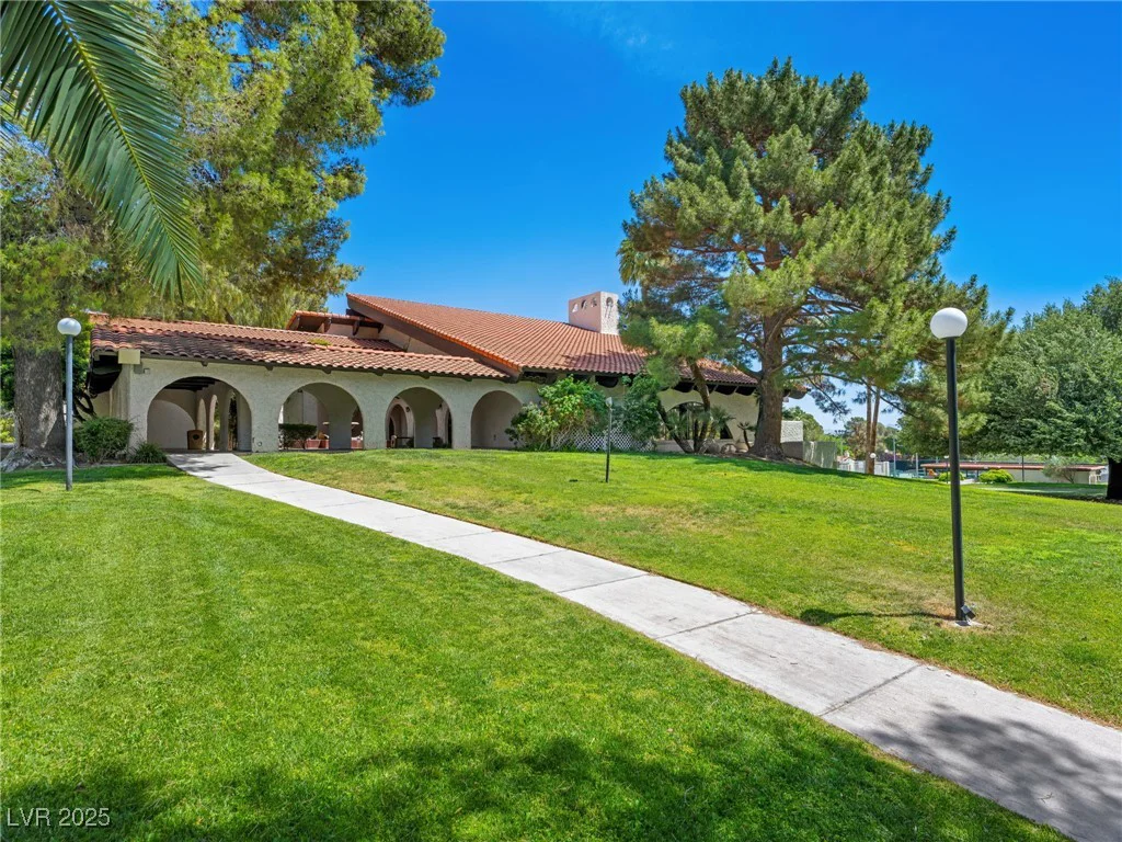 2104 Plaza De La Candela, Las Vegas, NV 89102