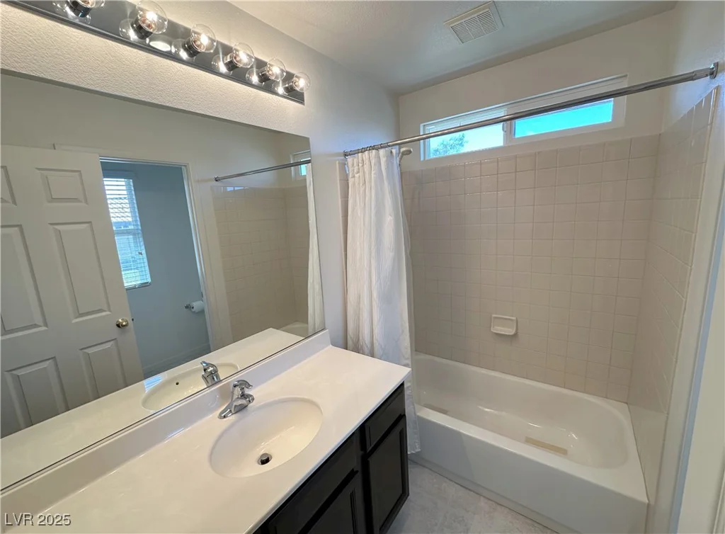 8682 Gateway Glen, Las Vegas, NV 89178