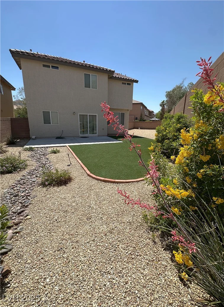 8682 Gateway Glen, Las Vegas, NV 89178