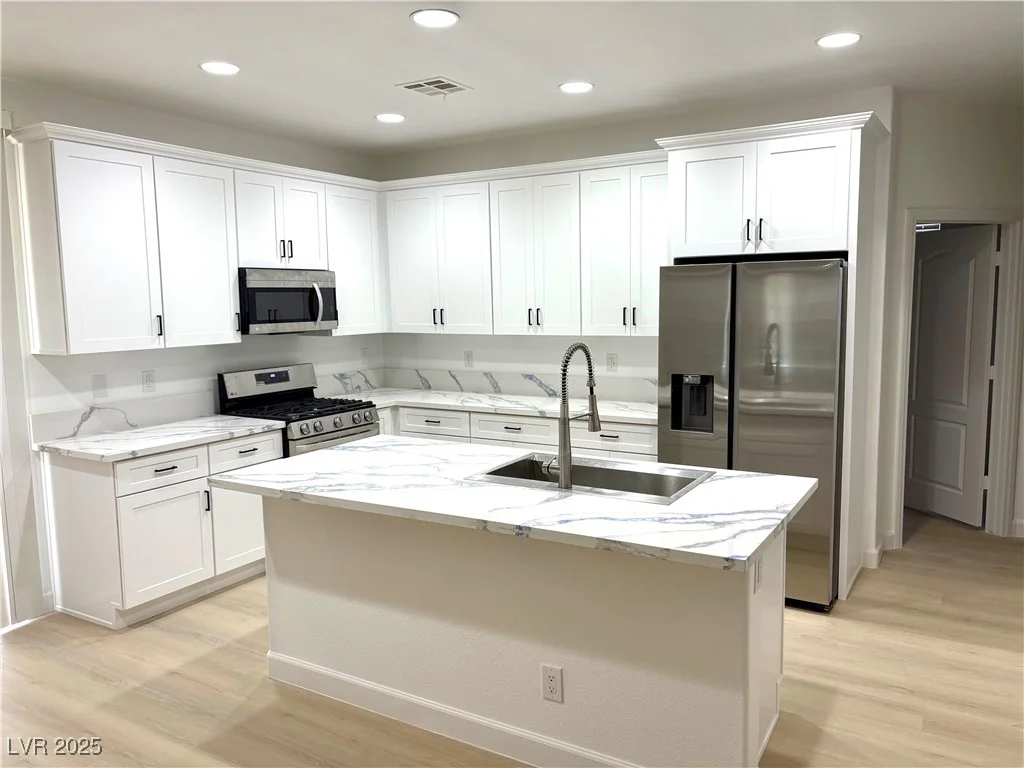 7615 Paso Robles, Las Vegas, NV 89113