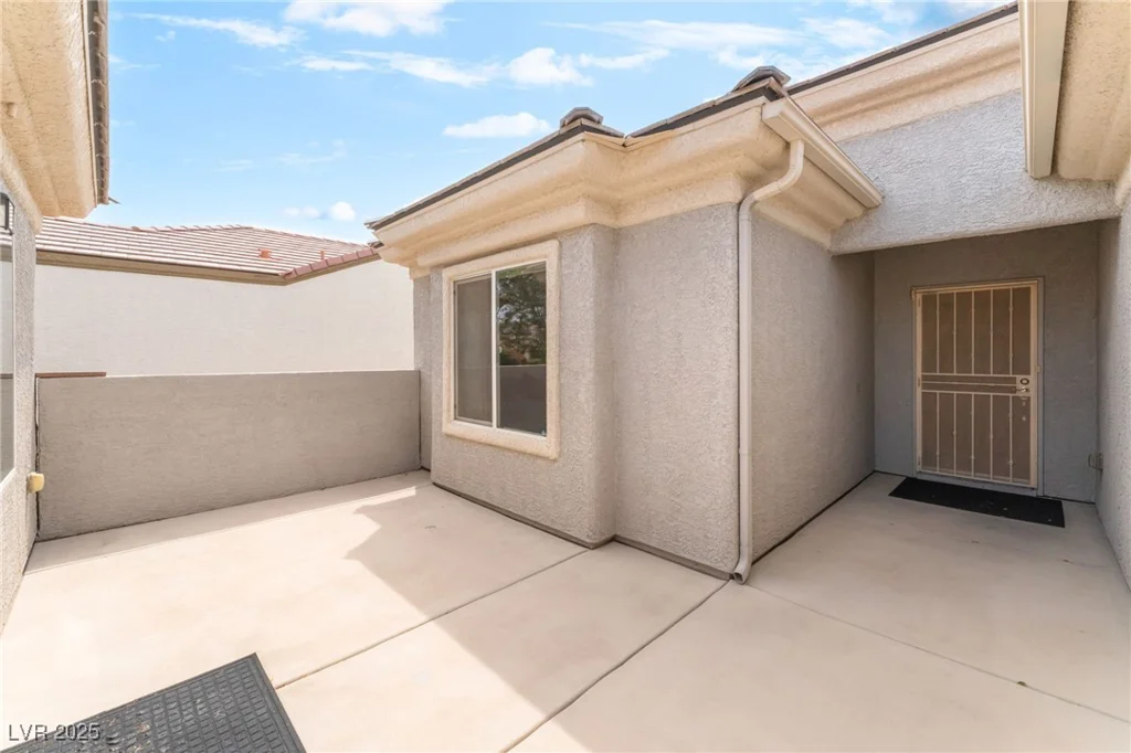 2413 Mourning Warbler, North Las Vegas, NV 89084