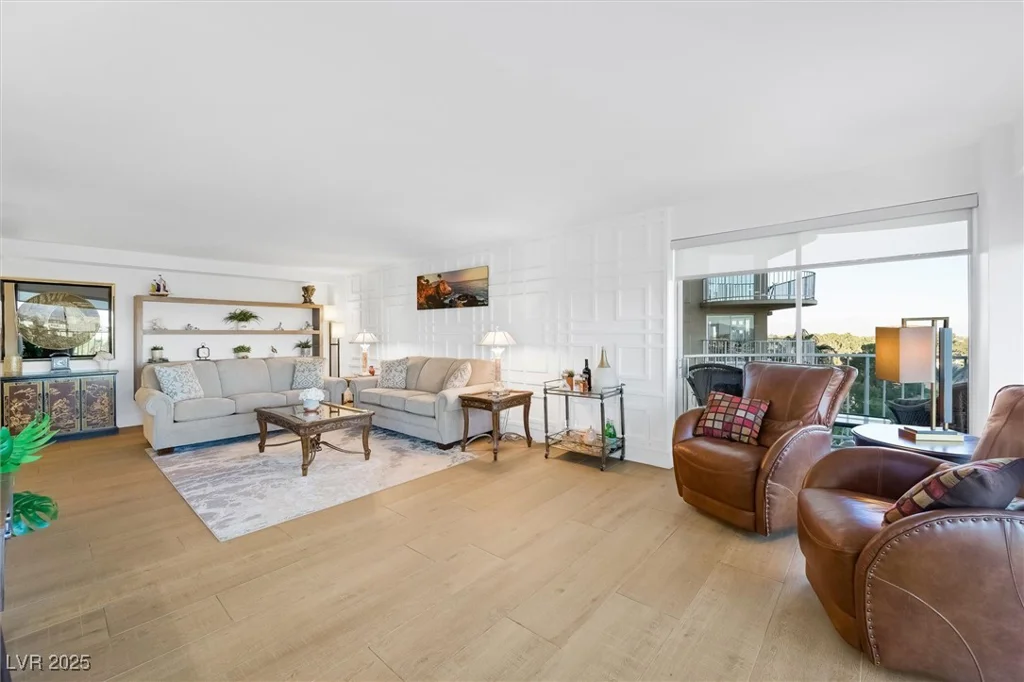 3111 Bel Air, Las Vegas, NV 89109