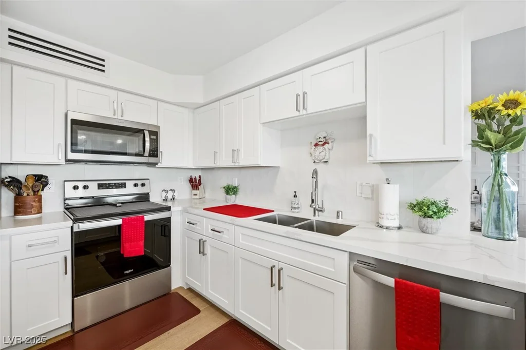 3111 Bel Air, Las Vegas, NV 89109