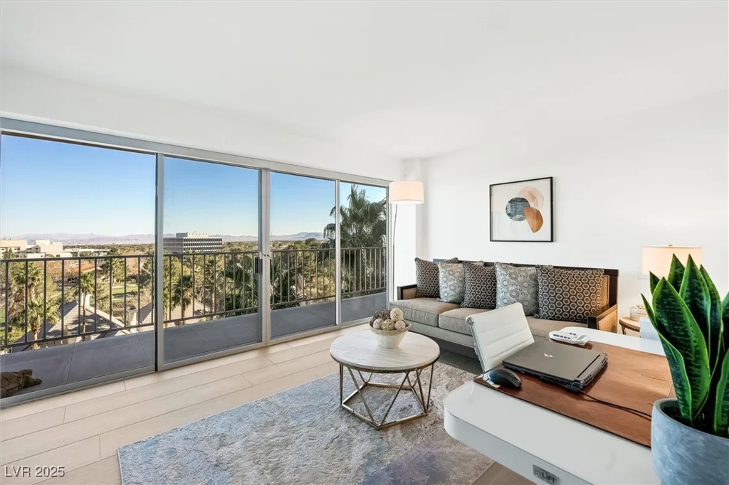 3111 Bel Air, Las Vegas, NV 89109