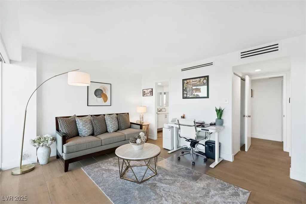 3111 Bel Air, Las Vegas, NV 89109
