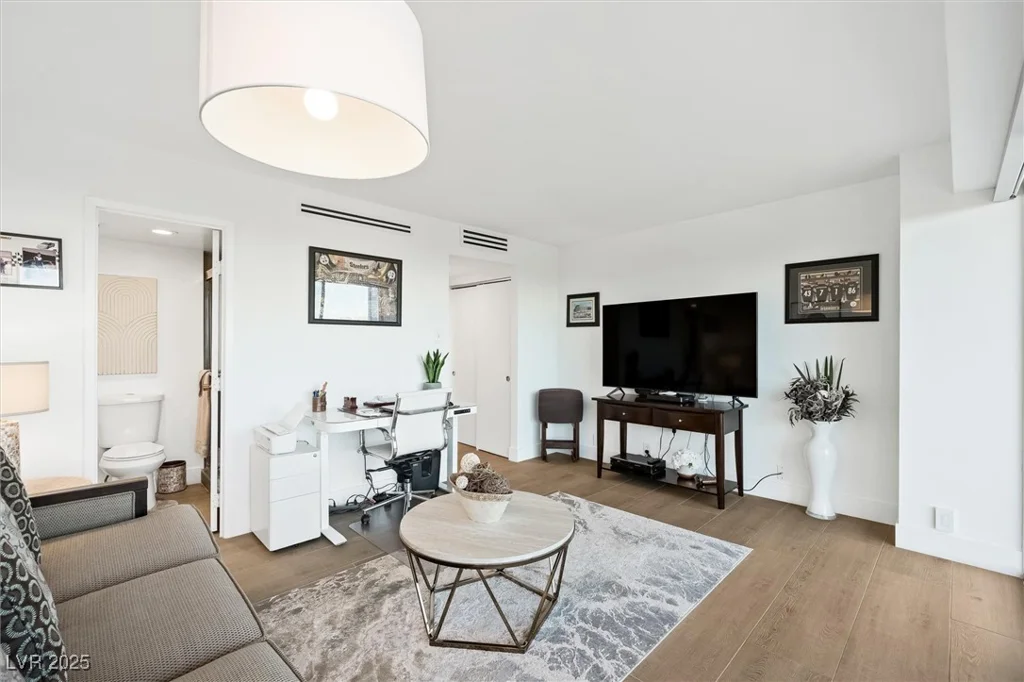 3111 Bel Air, Las Vegas, NV 89109