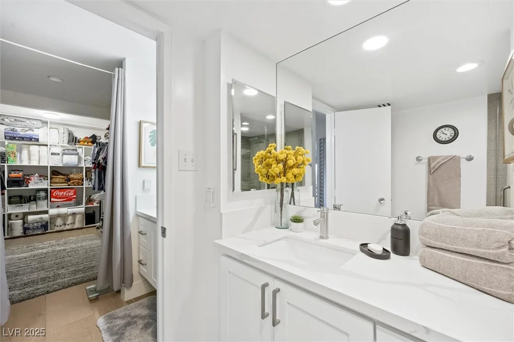 3111 Bel Air, Las Vegas, NV 89109