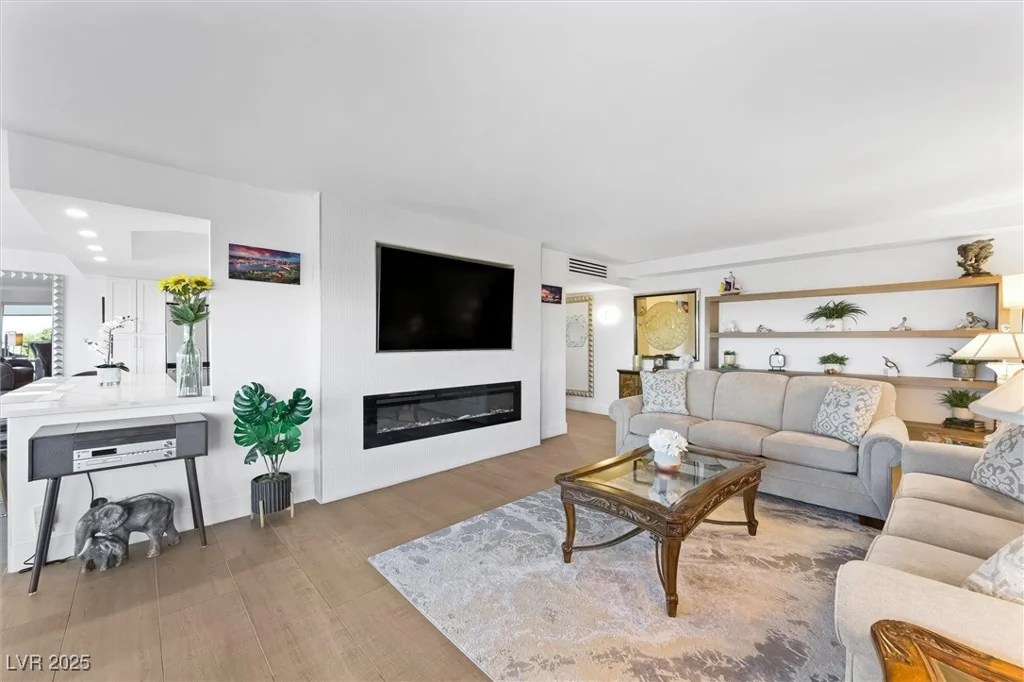 3111 Bel Air, Las Vegas, NV 89109